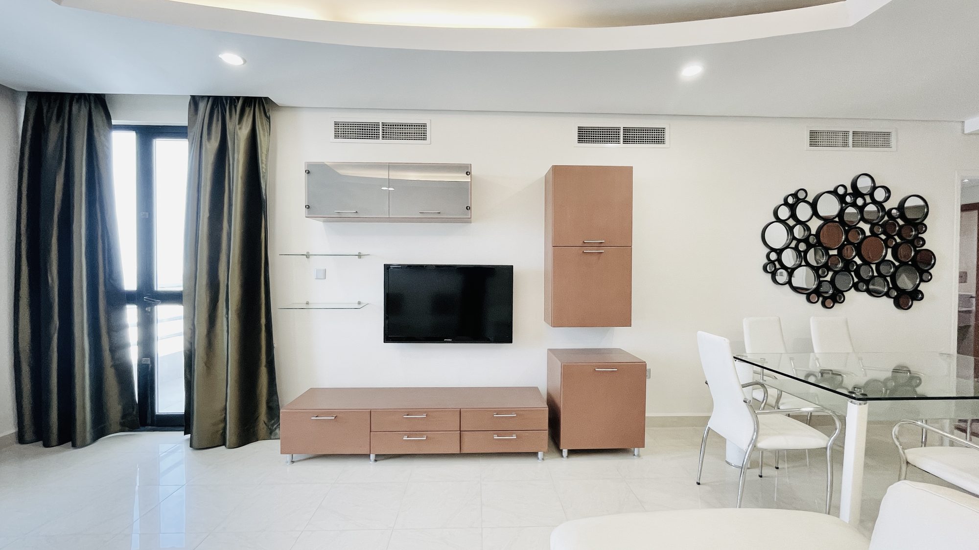 Two Bedroom Apartment with Pool and Gym