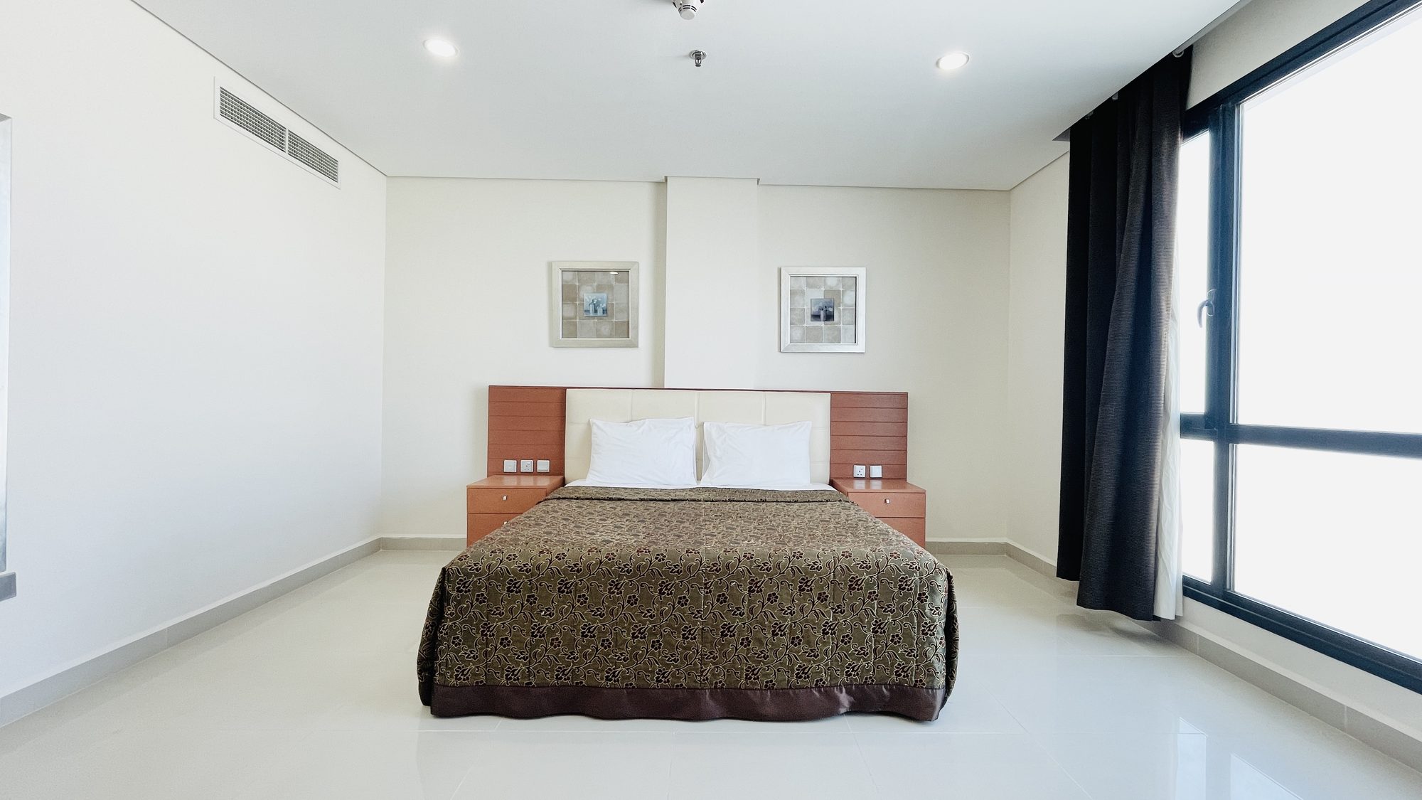 Two Bedroom Apartment with Pool and Gym
