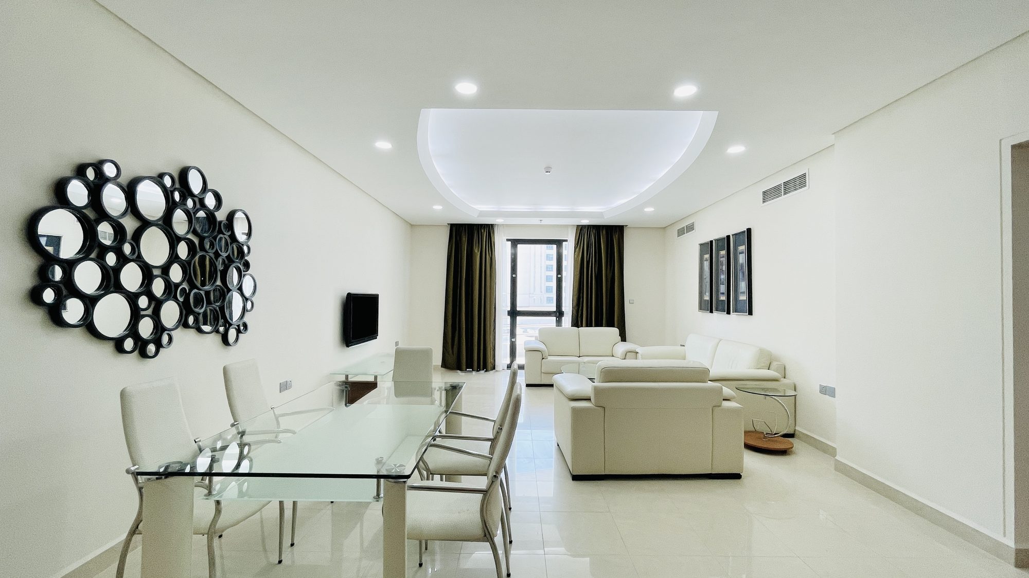 One-Bedroom Apartment with Two Bathrooms