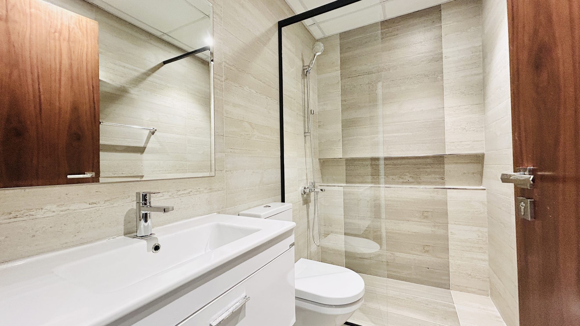 Two-Bedroom Apartment with Three Bathrooms