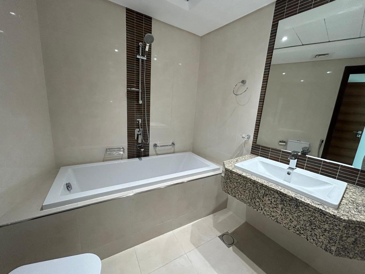 2 Bedroom Apartment with Water Views