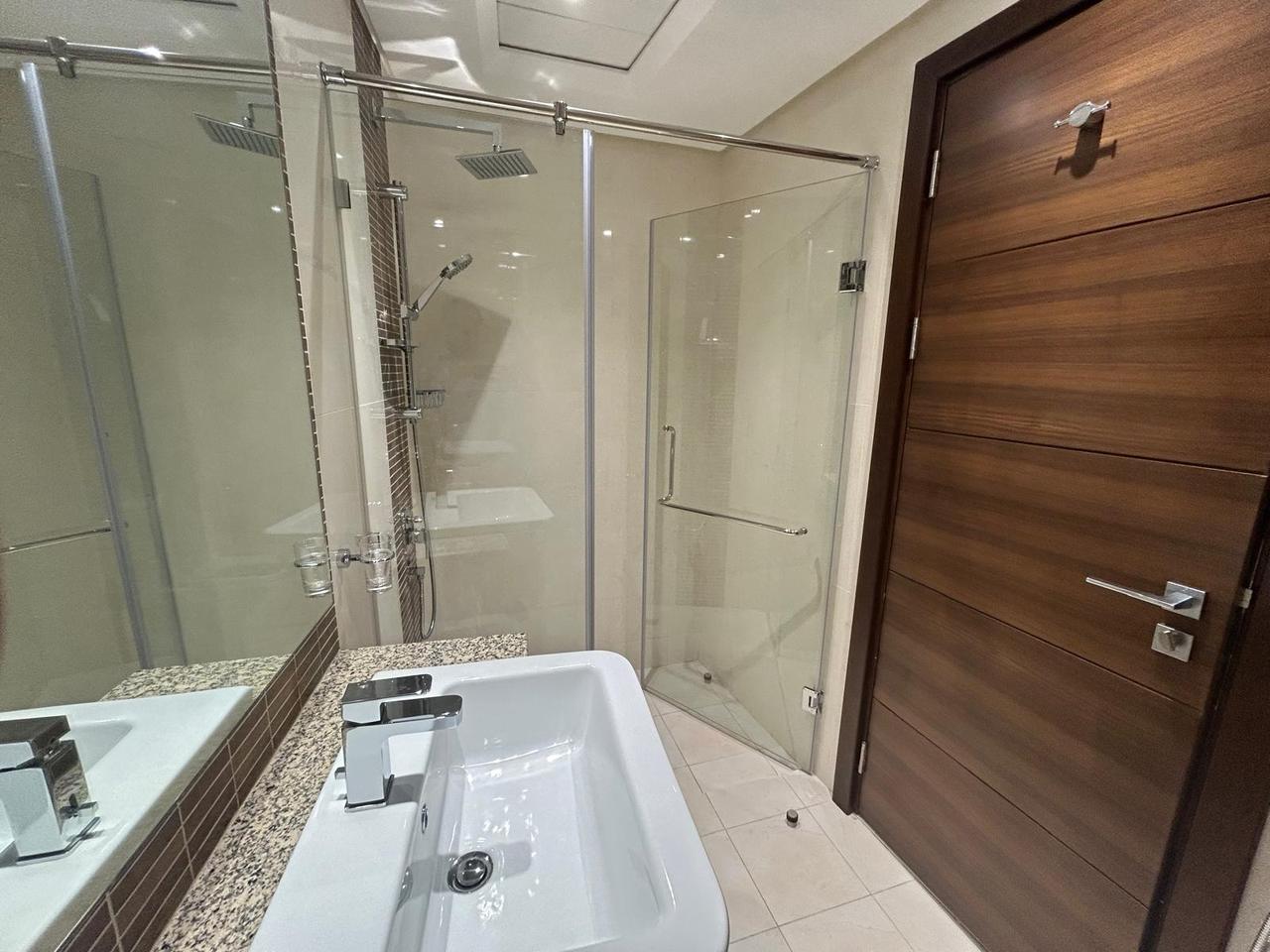 2 Bedroom Apartment with Water Views