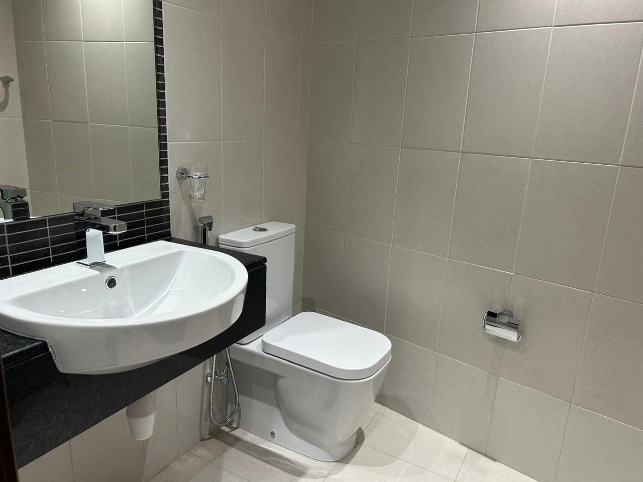 2 Bedroom Apartment with Water Views