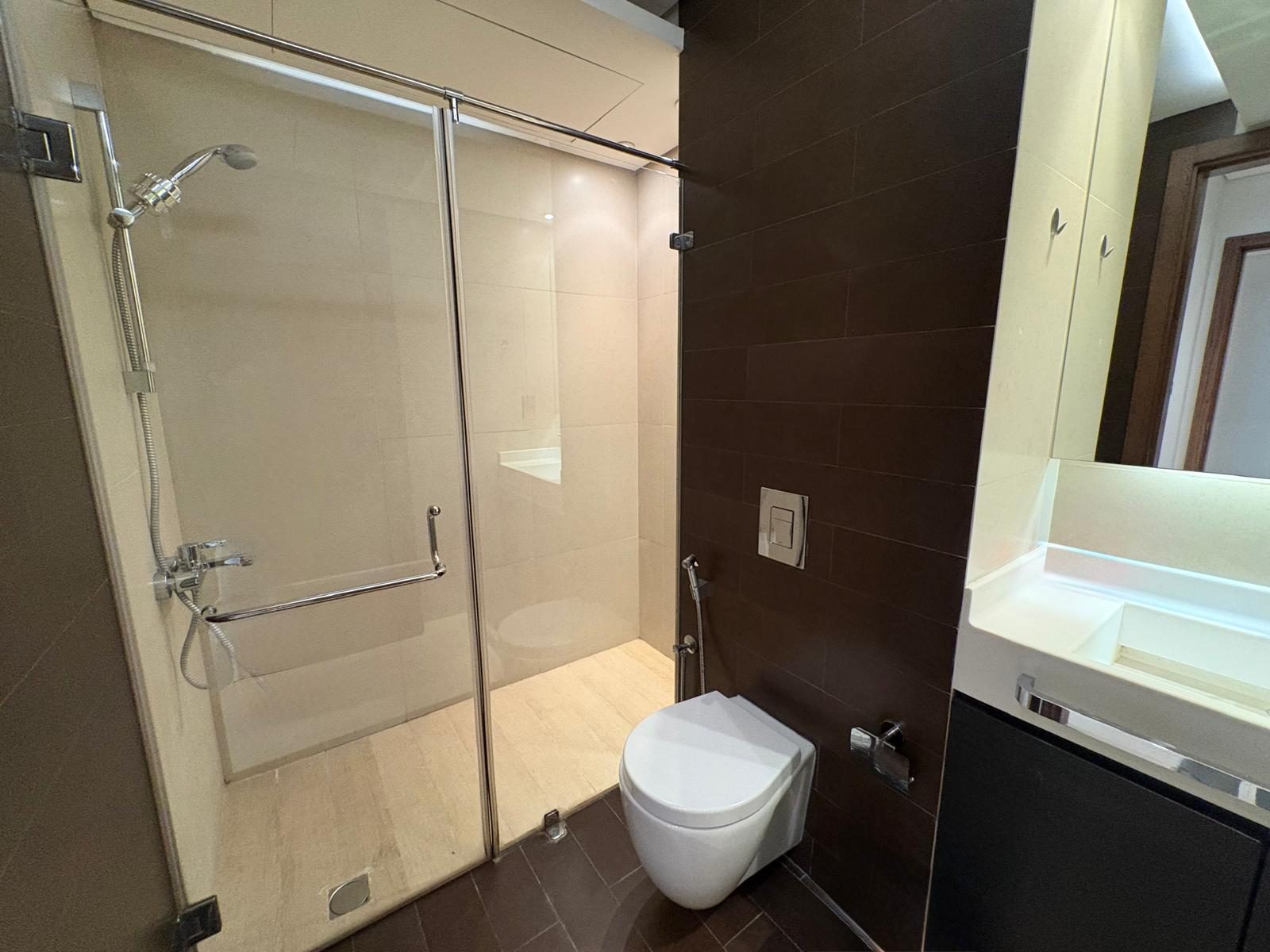 Two Bedroom Apartment with Pool and Gym Access