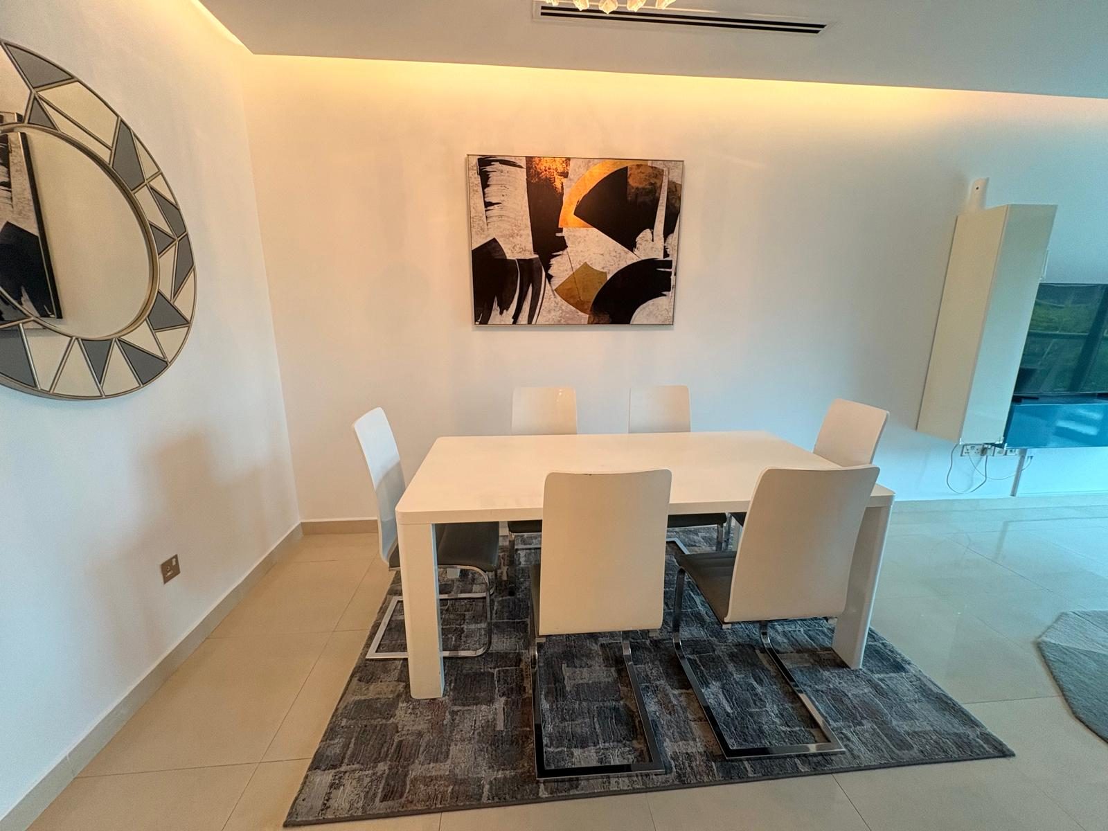 Two Bedroom Apartment with Pool and Gym Access