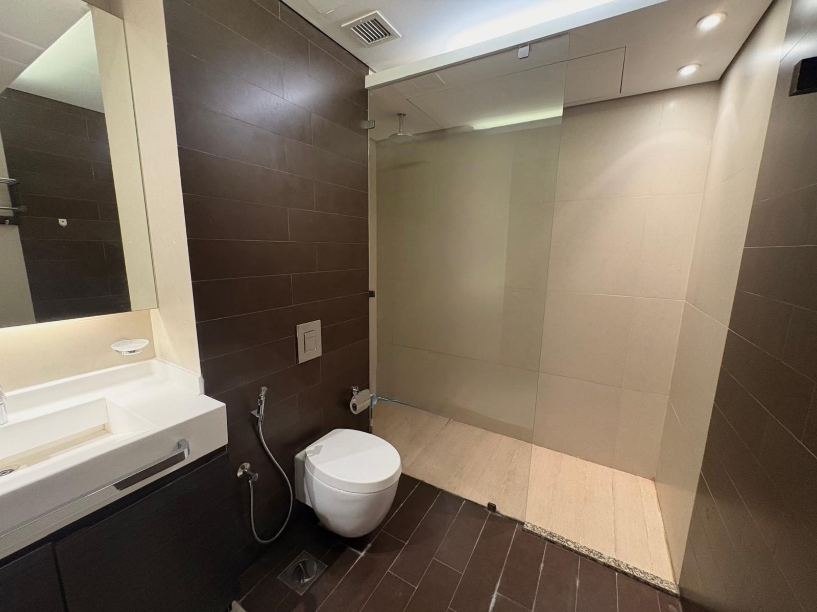 Two Bedroom Apartment with Pool and Gym Access