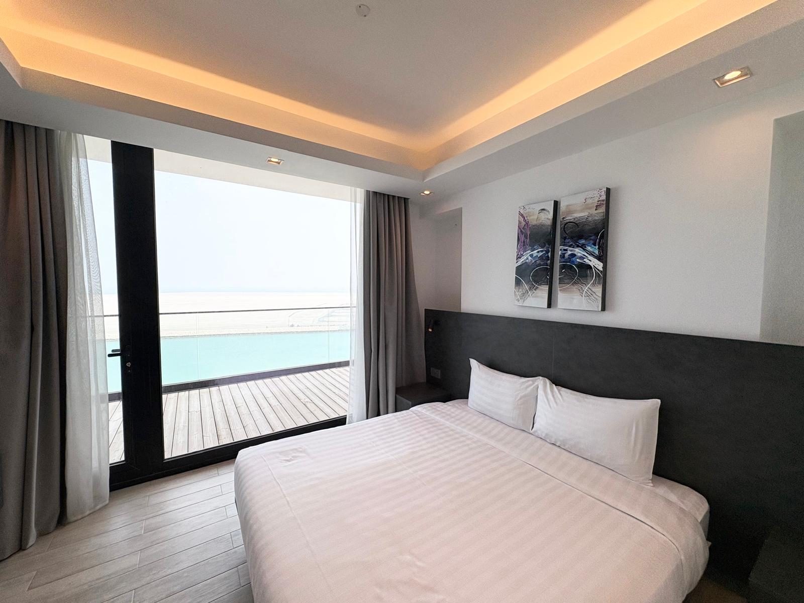 3 Bedroom Apartment with Water Views