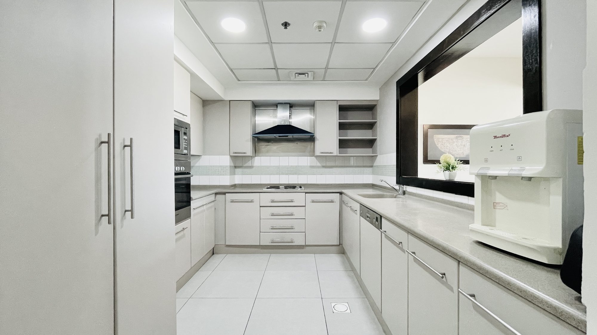Two-Bedroom Apartment with Pool and Gym
