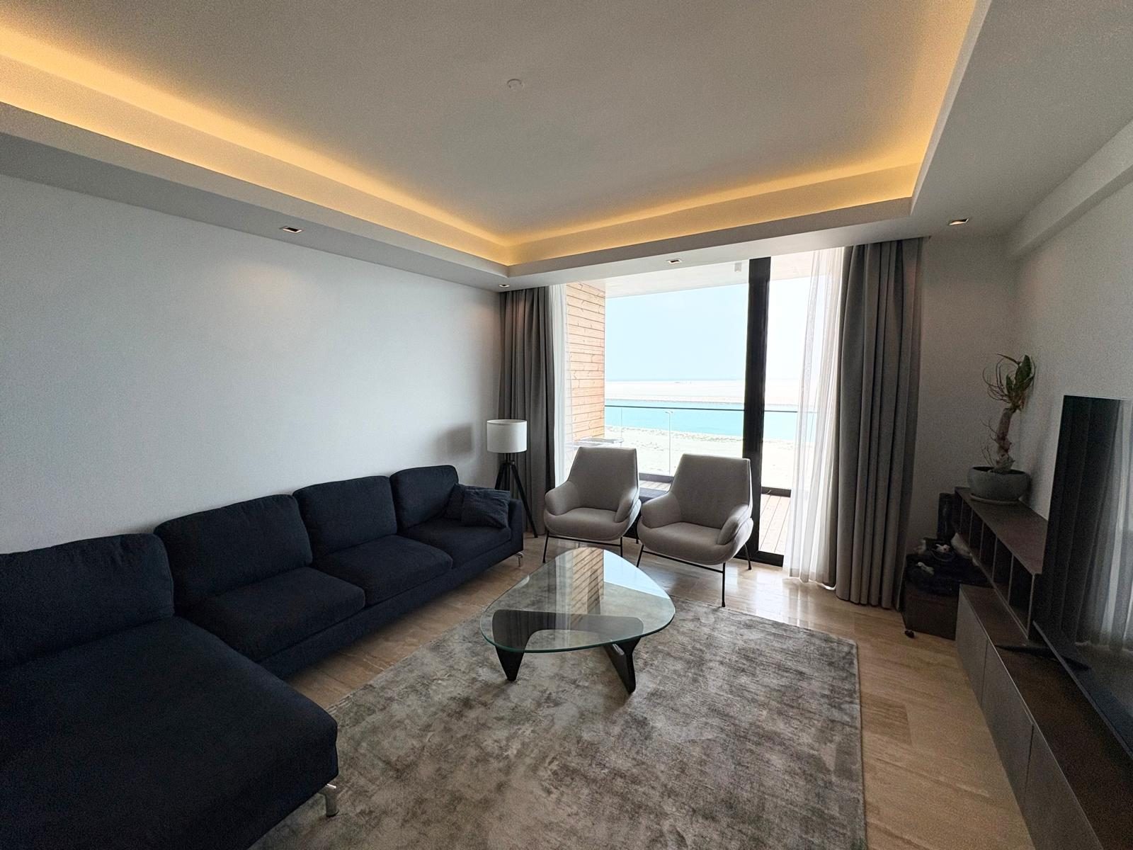 2 Bedroom Apartment with 3 Bathrooms