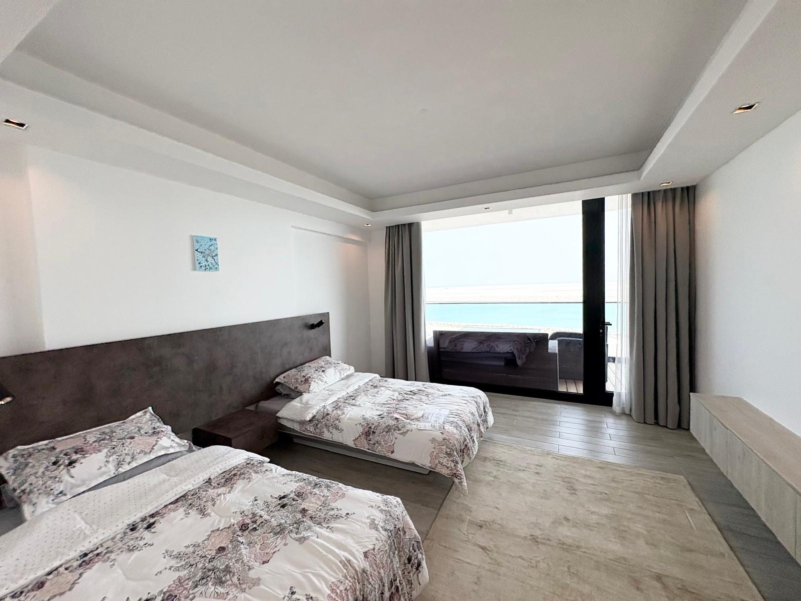 2 Bedroom Apartment with 3 Bathrooms