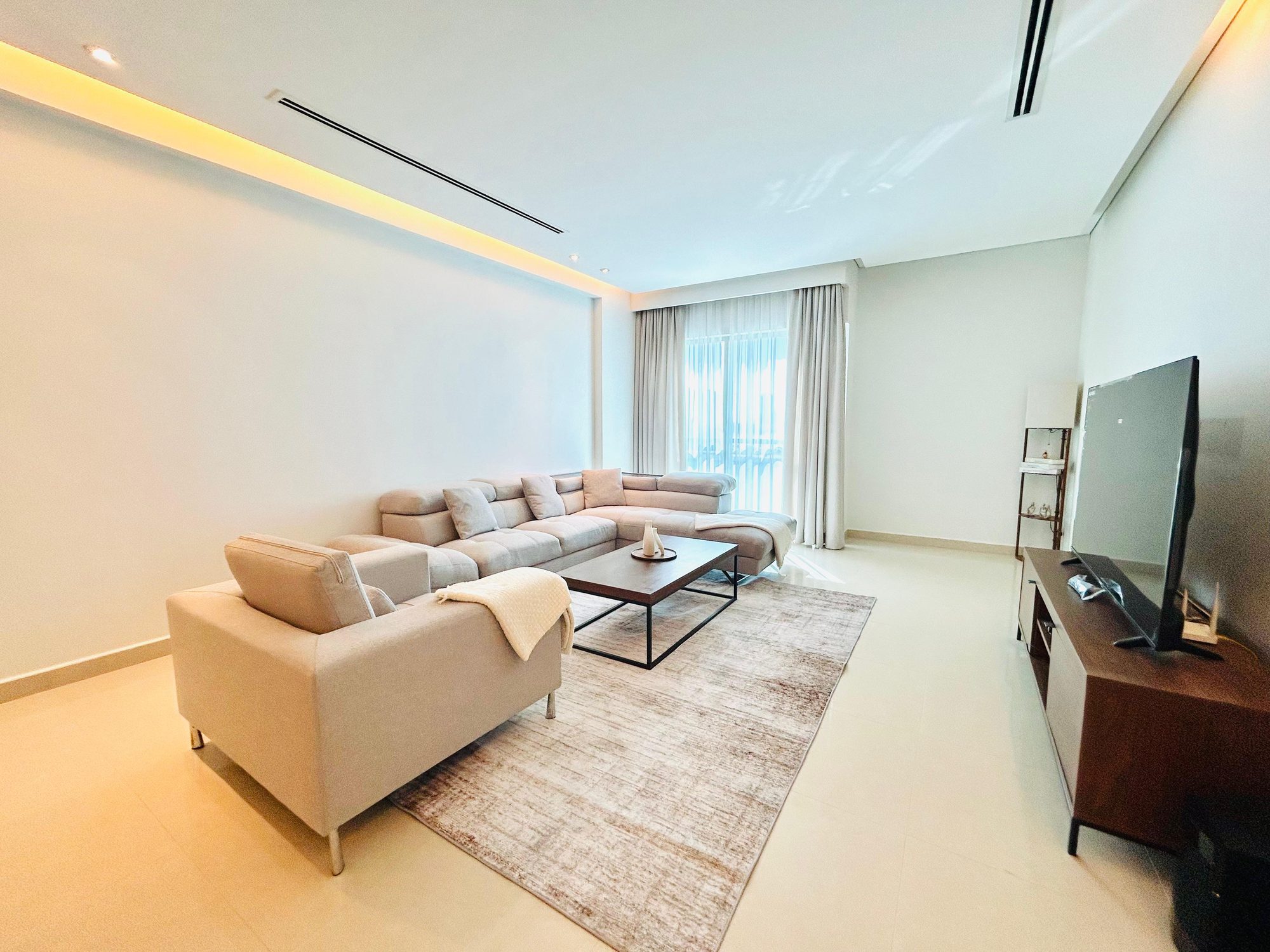 Two-Bedroom Apartment with Gym and Maid Service