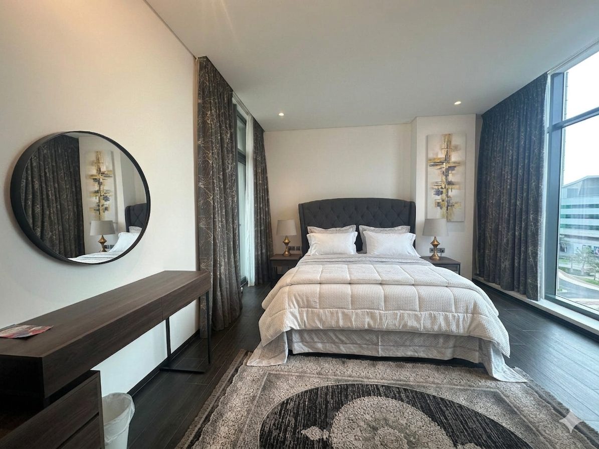 2-Bedroom Apartment with Water Views