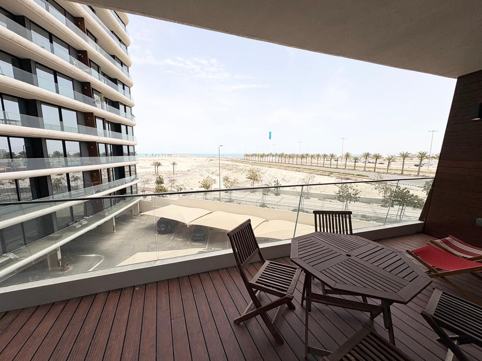 1 Bedroom Apartment with Landmark Views