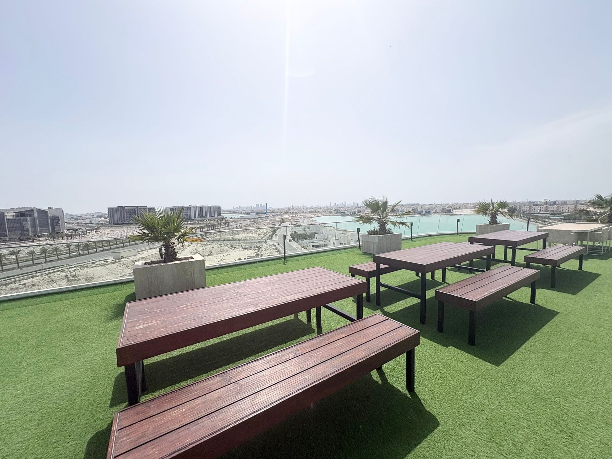 1 Bedroom Apartment with Landmark Views
