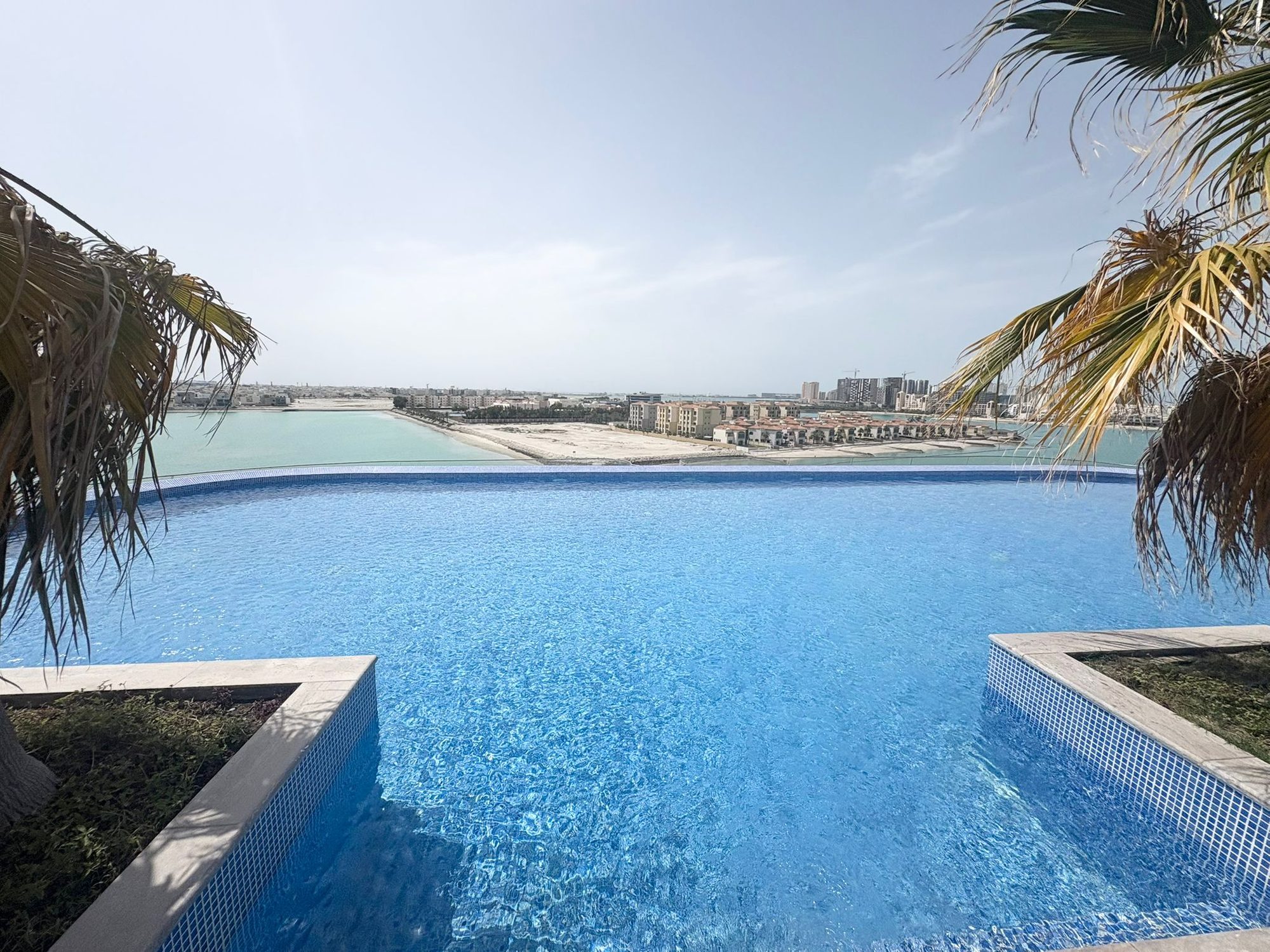 1 Bedroom Apartment with Landmark Views