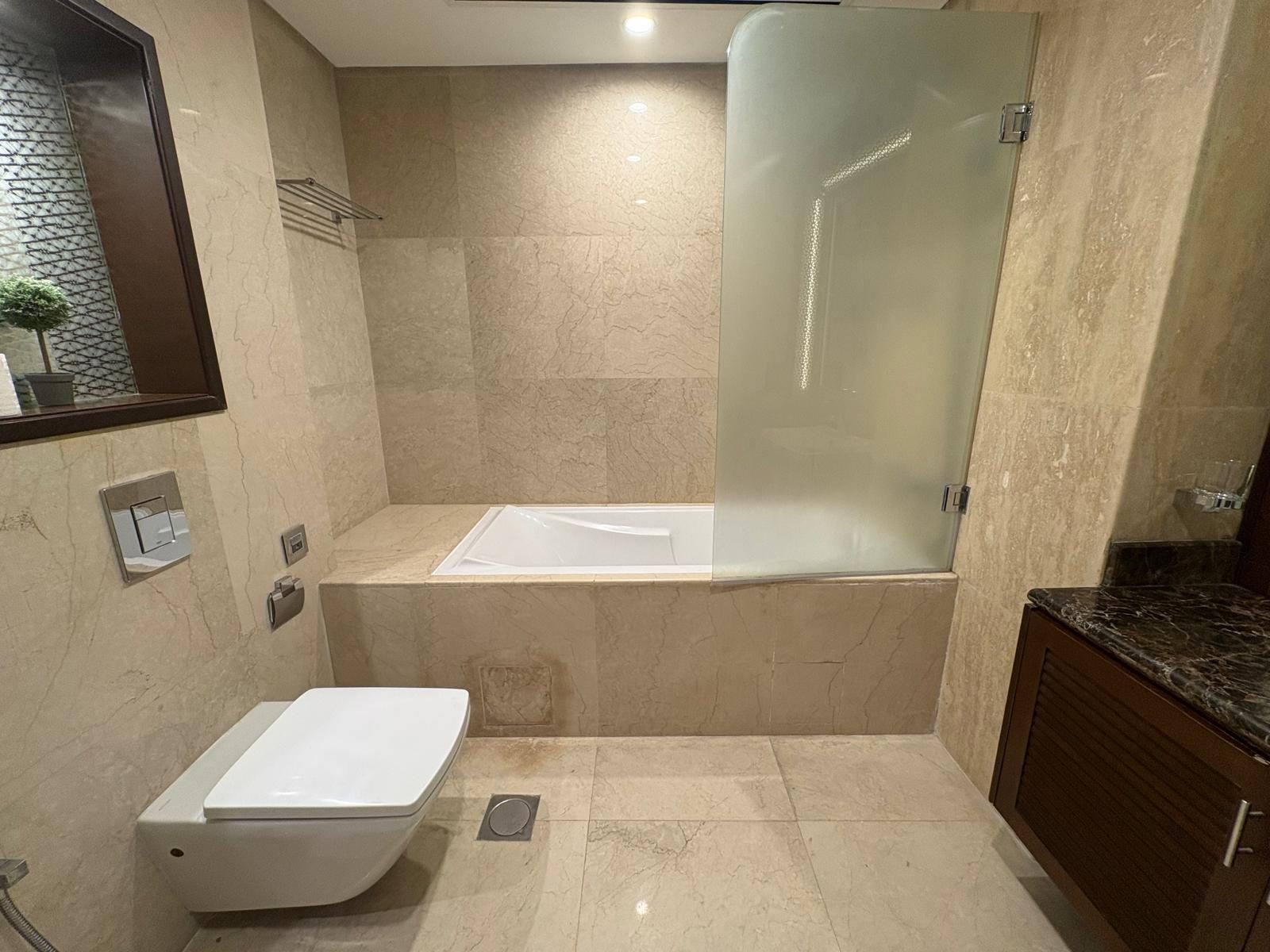 One-Bedroom Apartment with Two Bathrooms