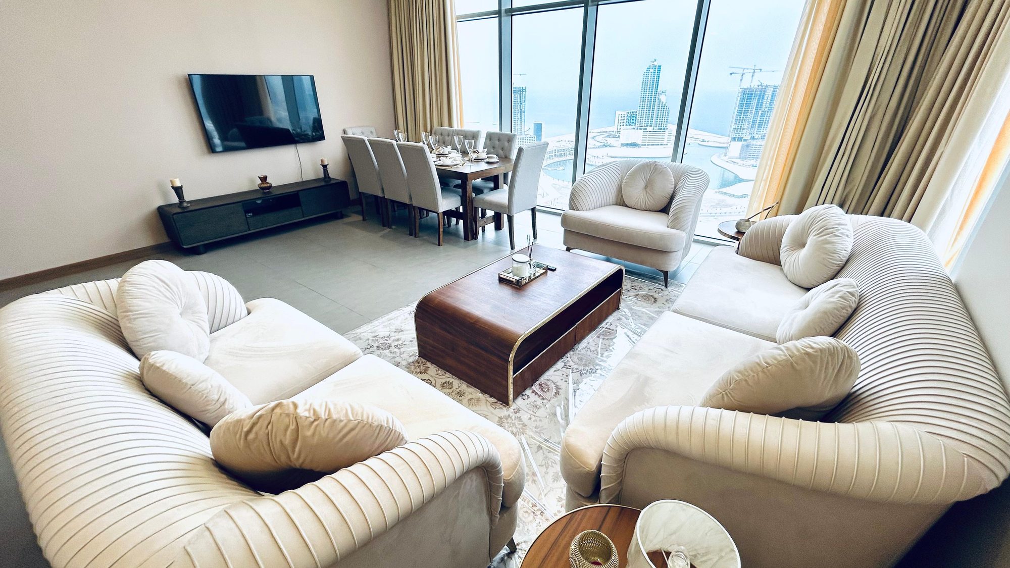 Two Bedroom Apartment with Pool and Spa