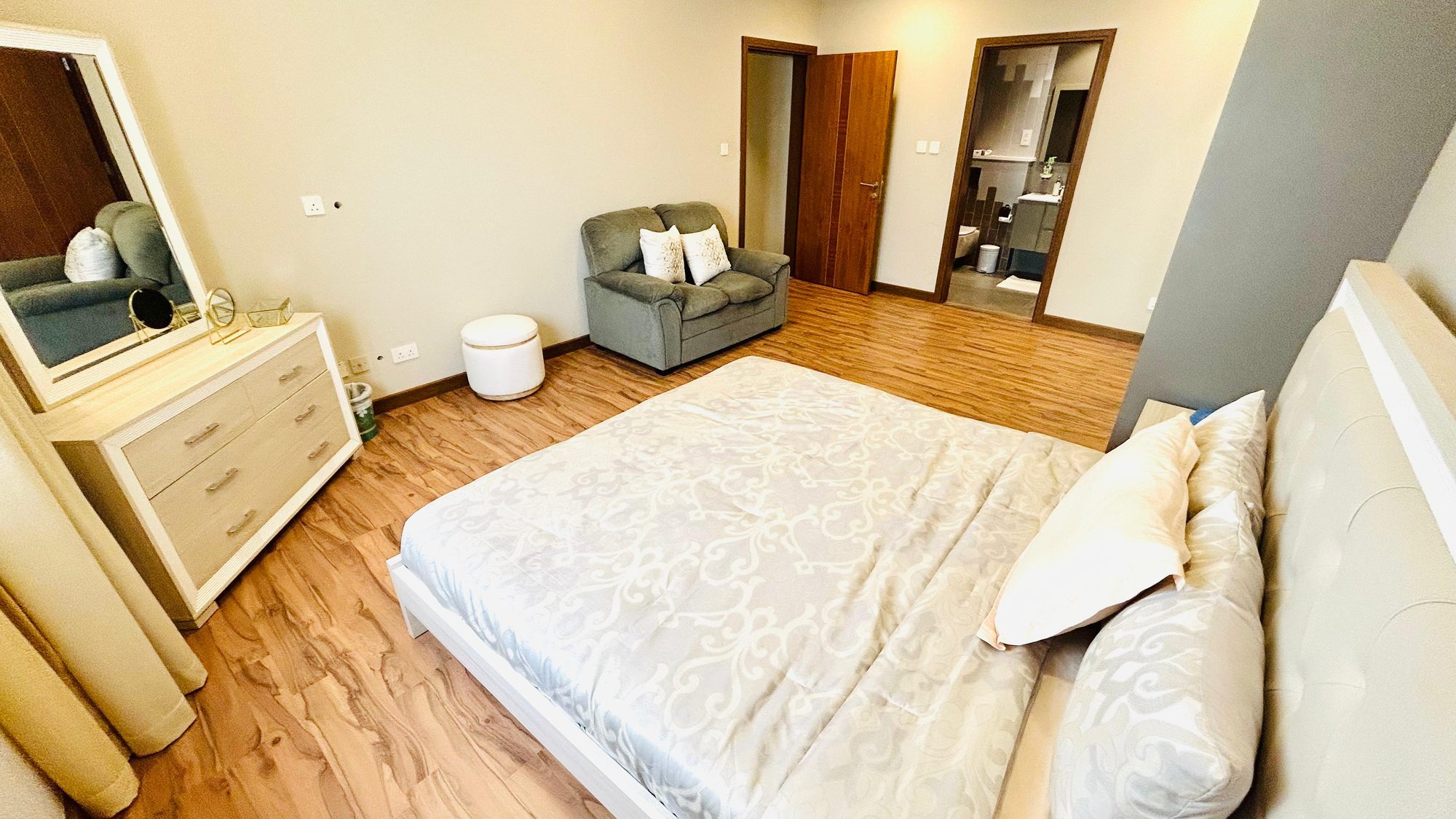 Two Bedroom Apartment with Pool and Spa