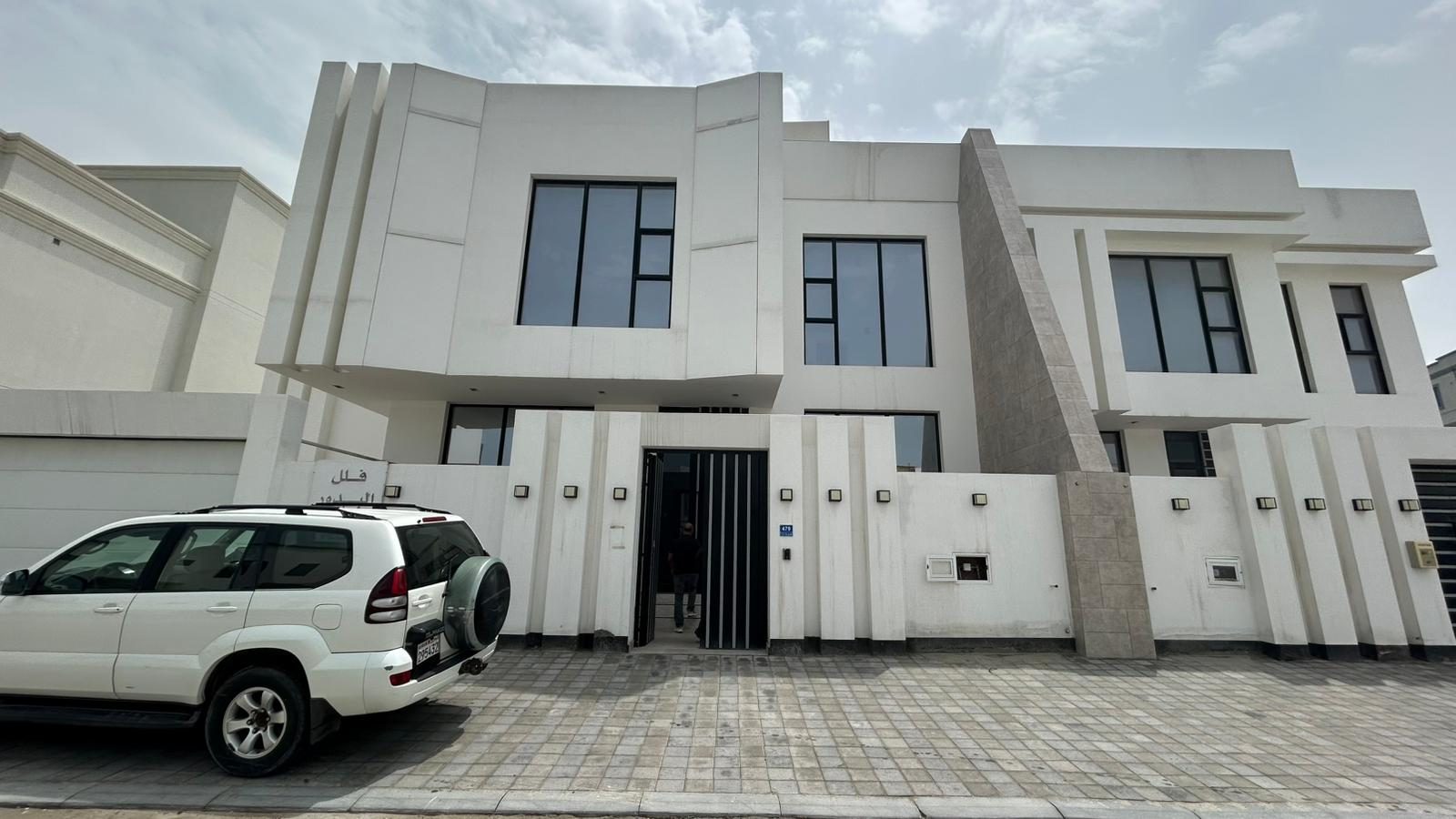 Four Bedroom Villa with Five Bathrooms