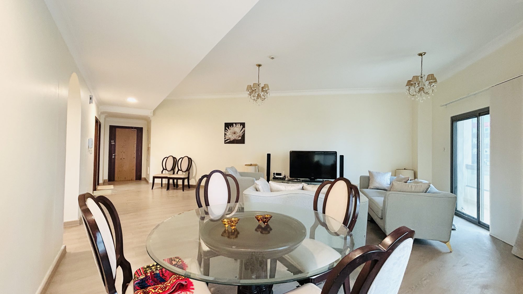 Two-Bedroom Apartment with Pool and Gym Access