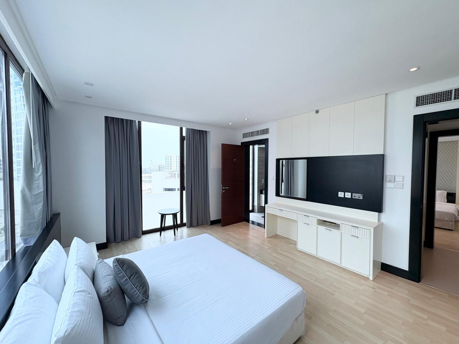 Two-Bedroom Apartment with Pool and Gym Access