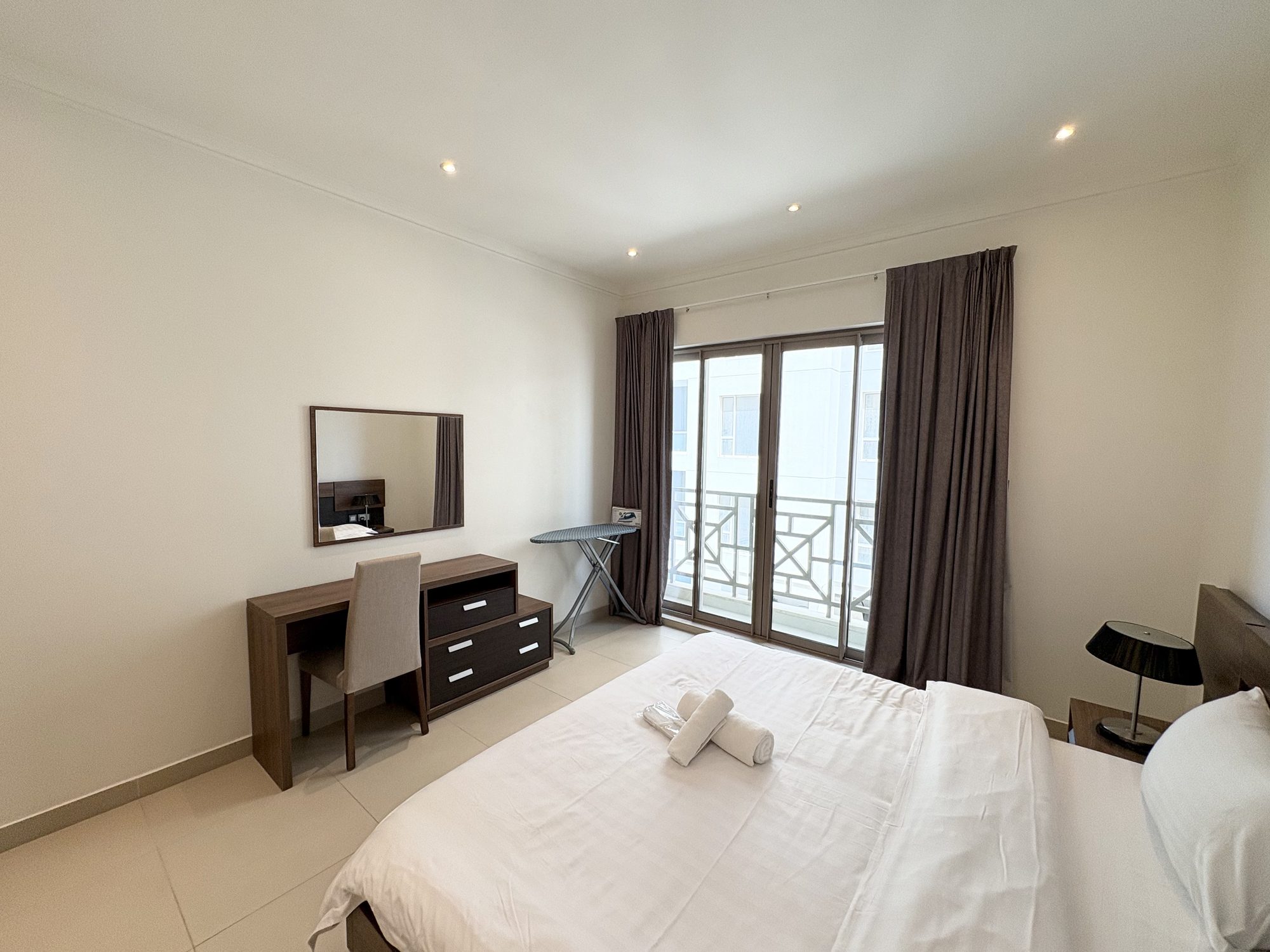 1 Bedroom Apartment with Gym and Pool Access