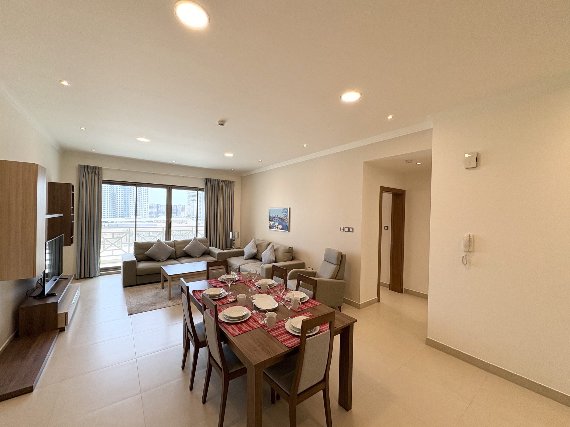 2 Bedroom Apartment with Pool and Gym Access