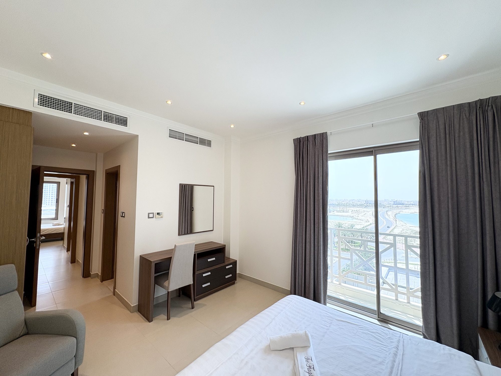 2 Bedroom Apartment with Pool and Gym Access