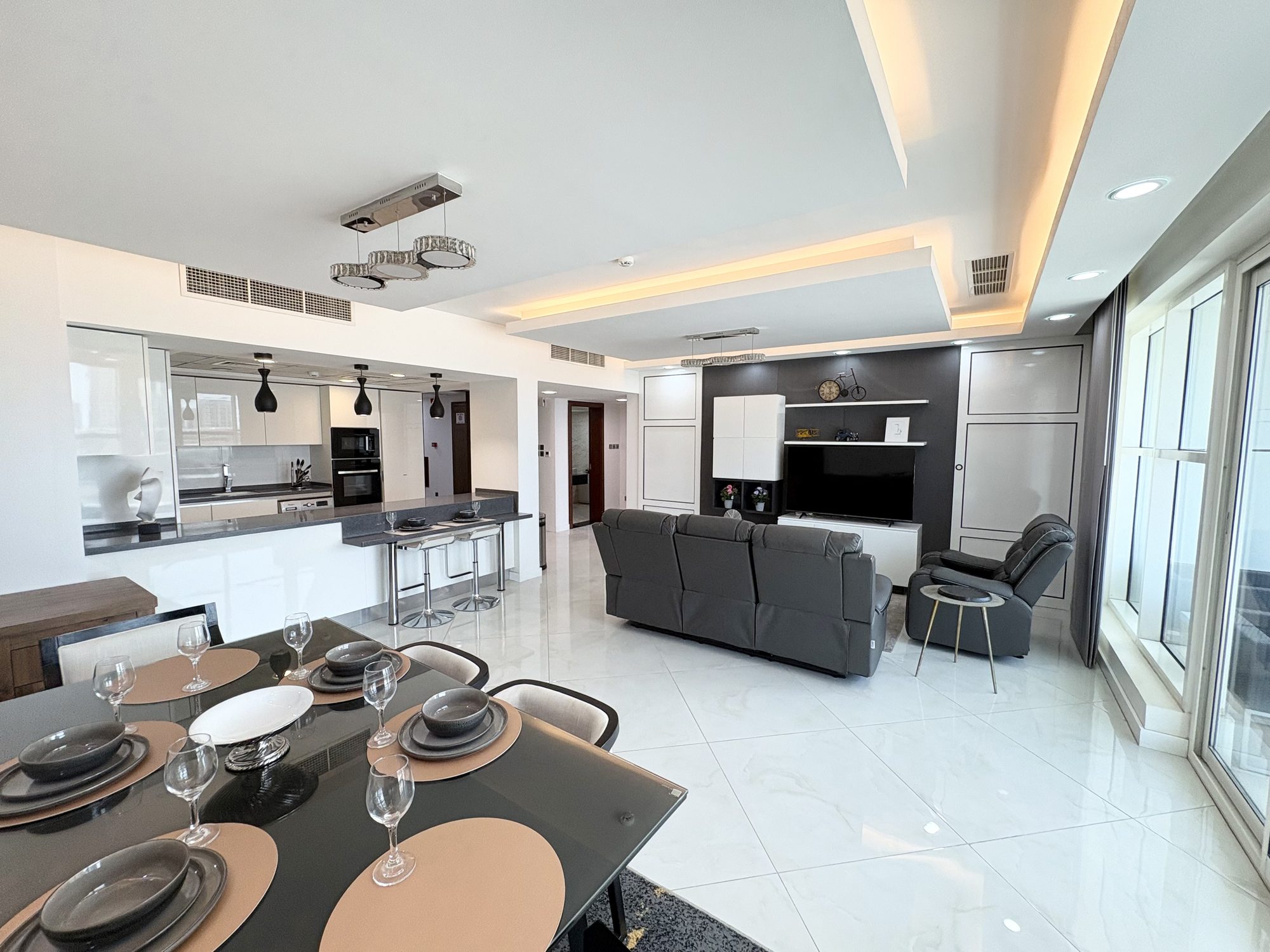 1 Bedroom Apartment with Dual Bathrooms