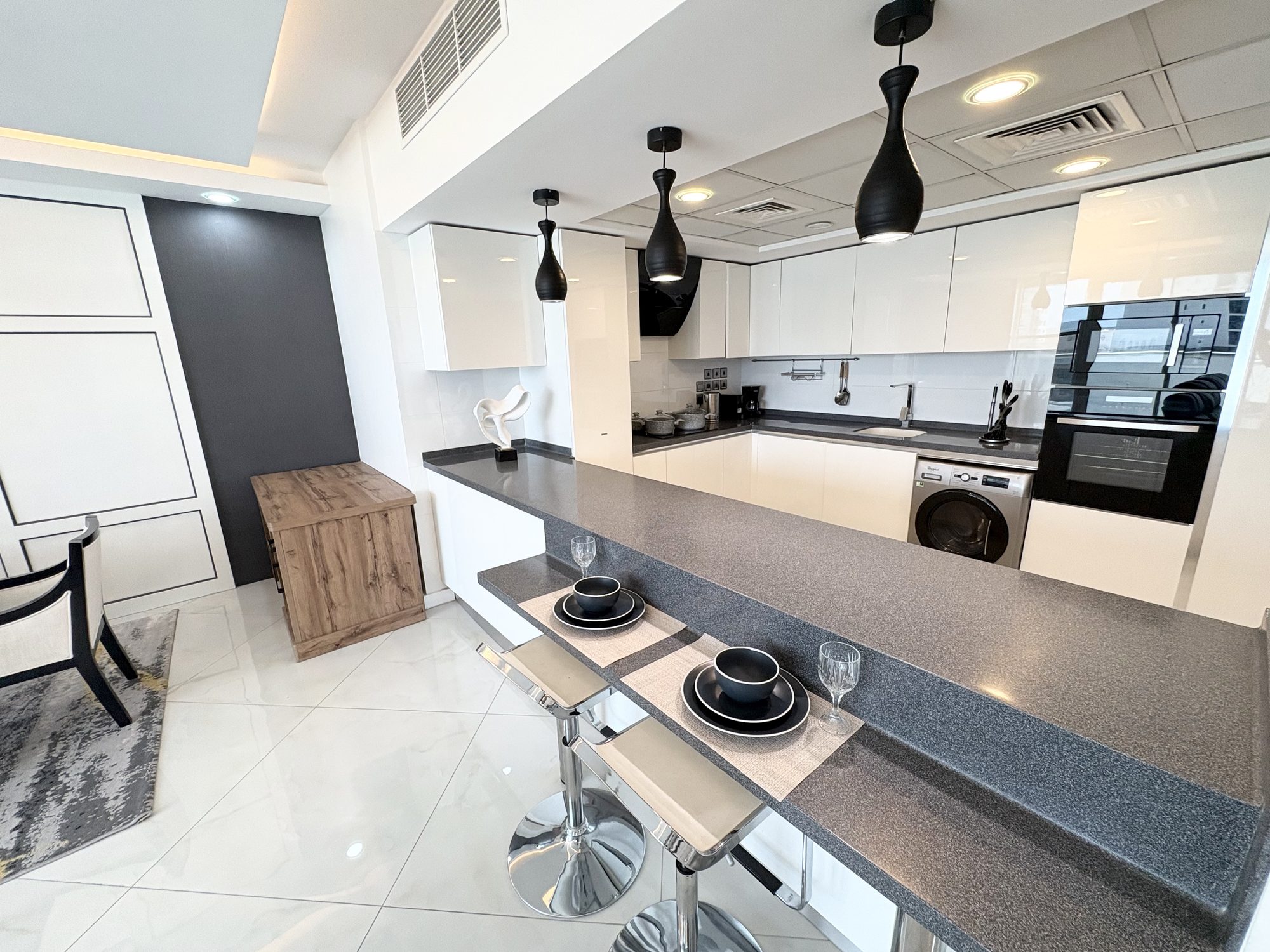 1 Bedroom Apartment with Dual Bathrooms