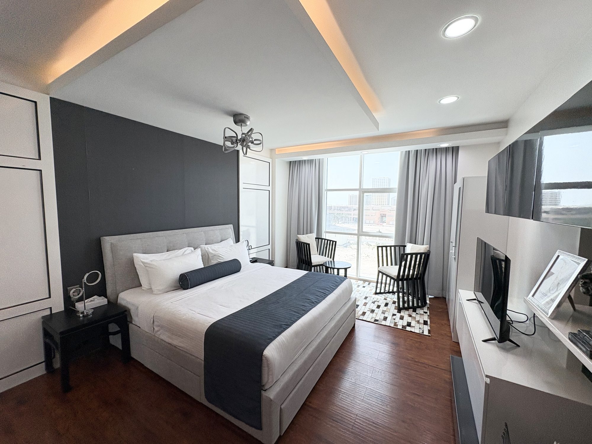 1 Bedroom Apartment with Dual Bathrooms