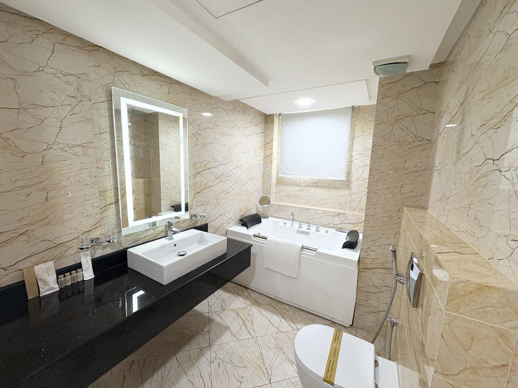 1 Bedroom Apartment with Dual Bathrooms