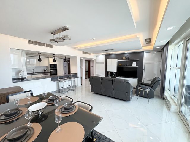 1 Bedroom Apartment with Dual Bathrooms