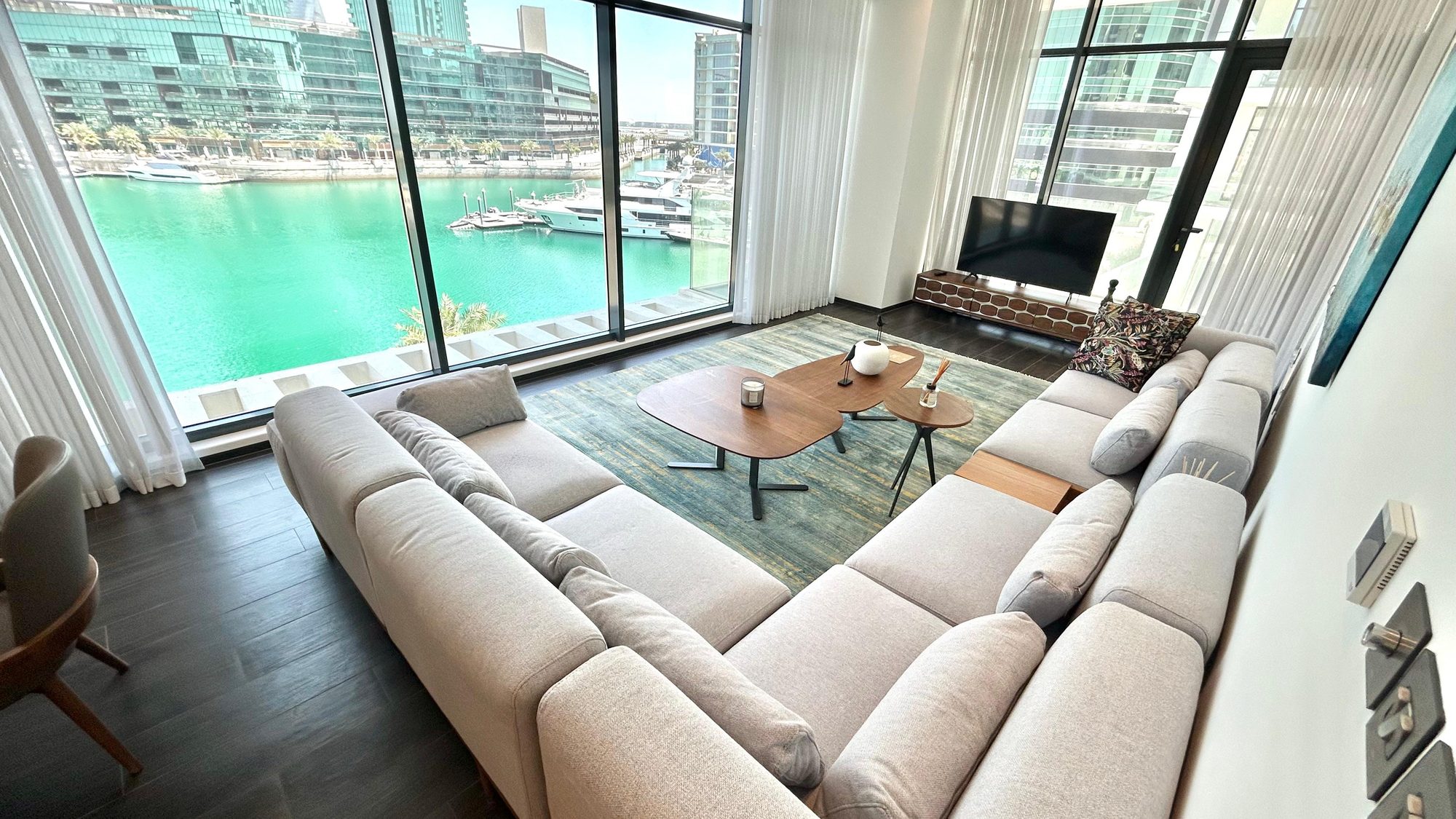Two Bedroom Apartment with Jacuzzi Access