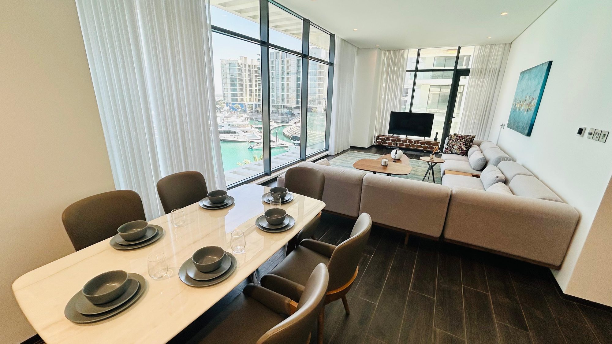 Two Bedroom Apartment with Jacuzzi Access