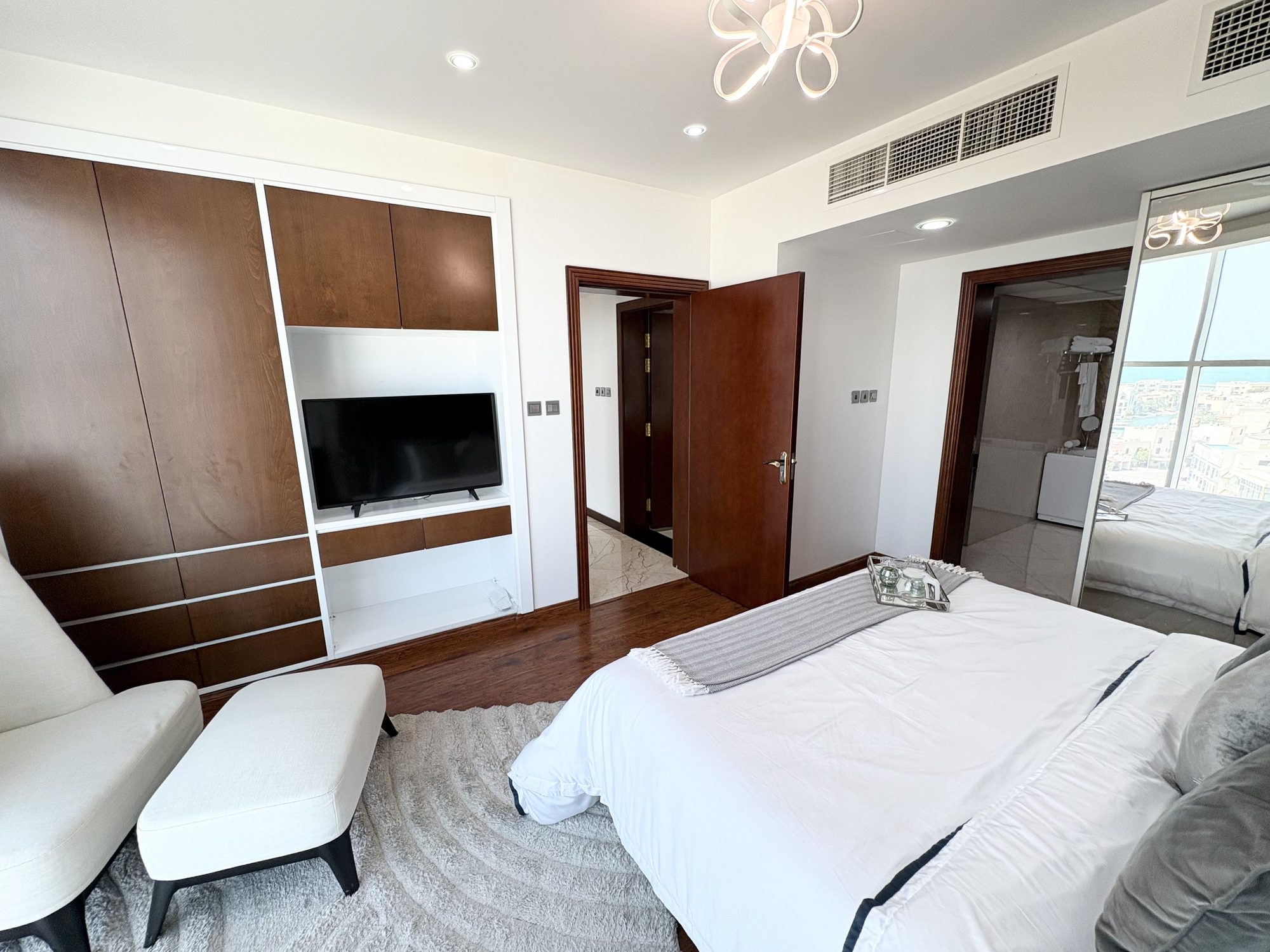 2 Bed, 2 Bath Apartment with Shared Pool