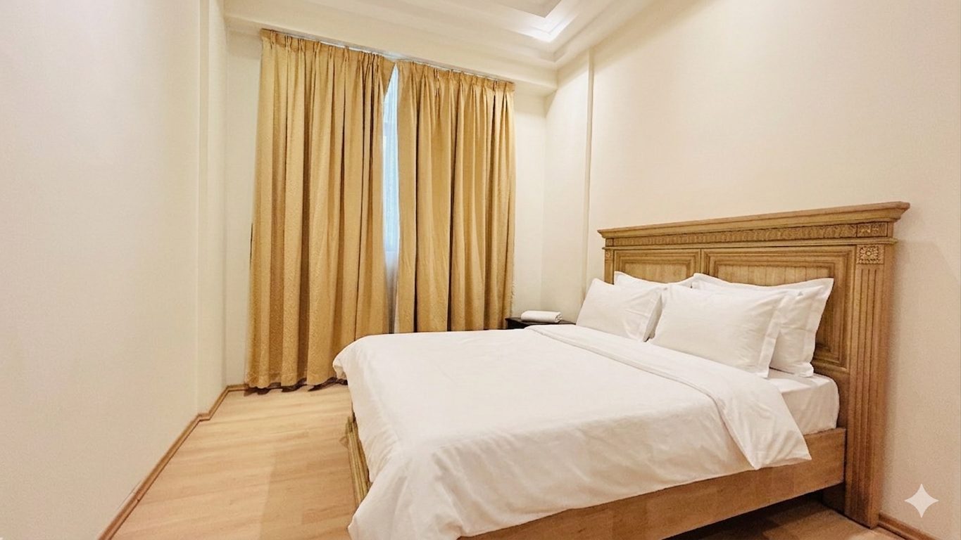 Three-Bedroom Apartment with Pool and Gym