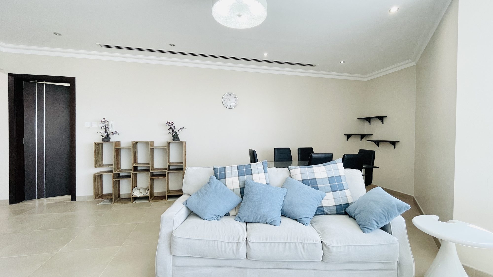 Three-Bedroom Apartment with Shared Pool and Gym