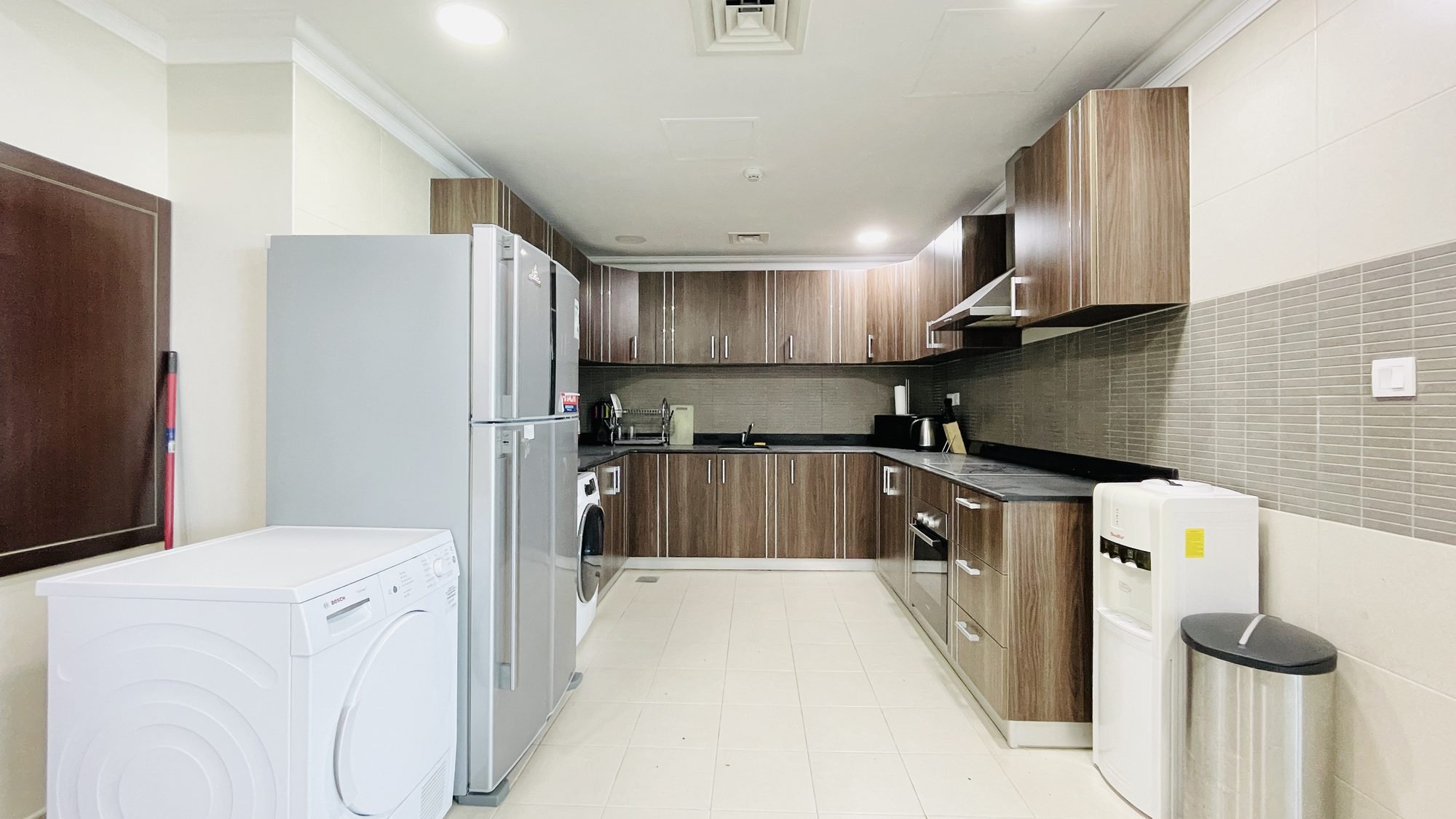 Three-Bedroom Apartment with Shared Pool and Gym