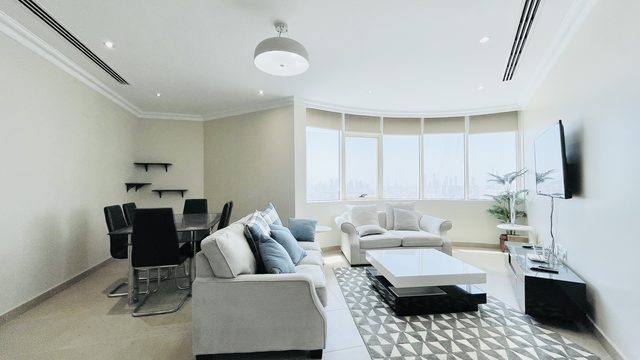 Three-Bedroom Apartment with Shared Pool and Gym