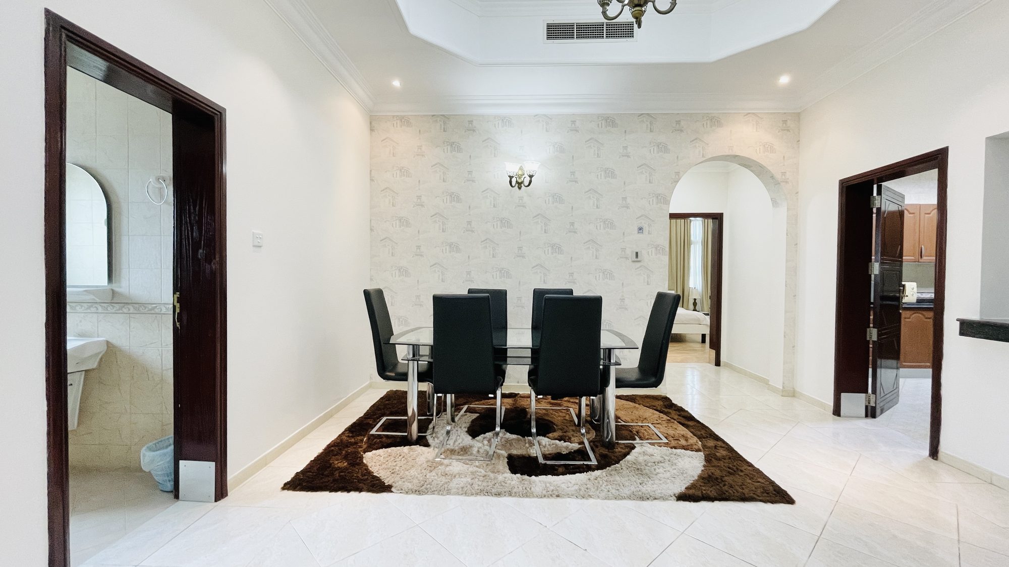 Two-Bedroom Apartment with Pool and Gym