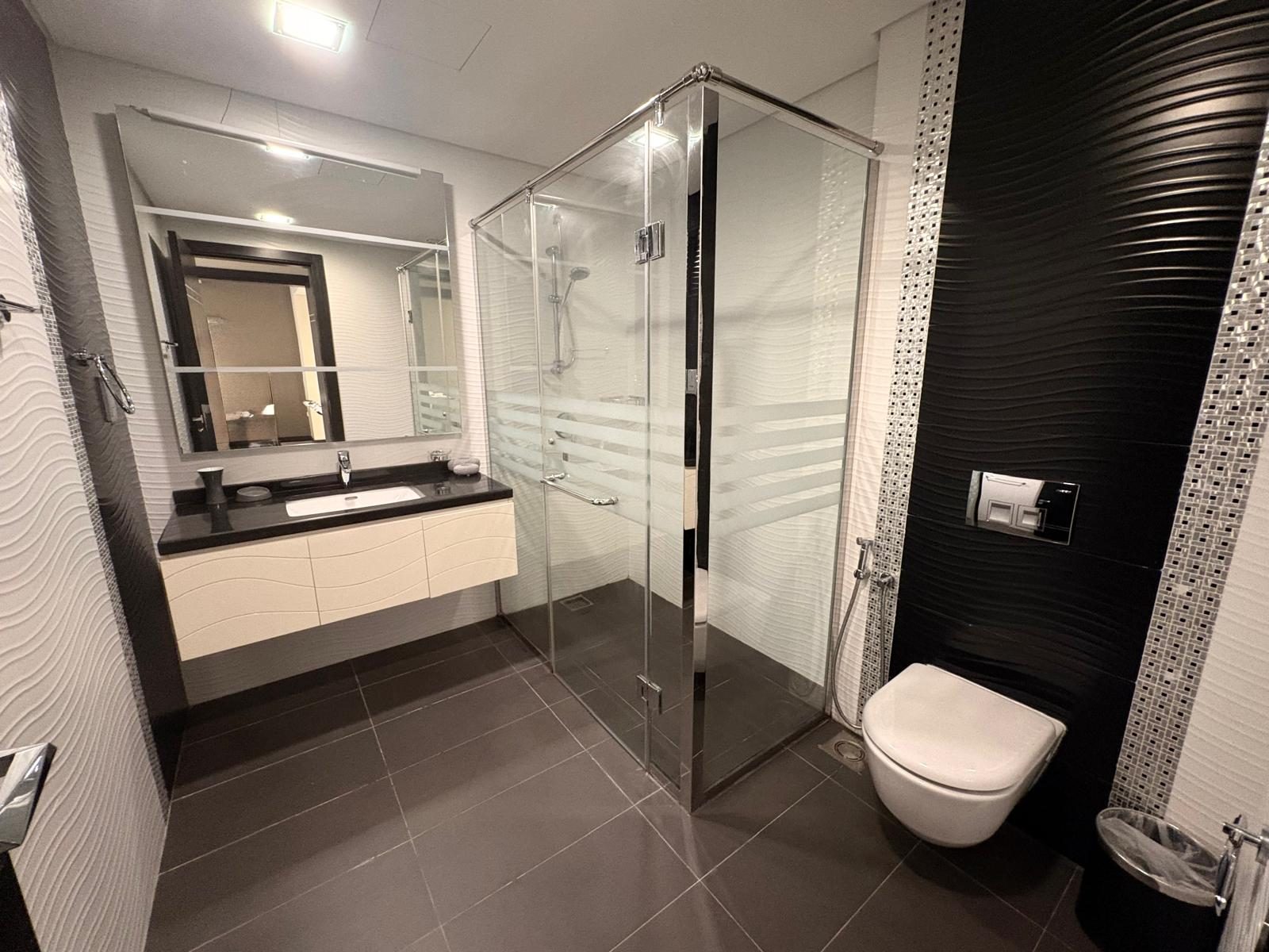 One Bedroom Apartment with Balcony and Water View
