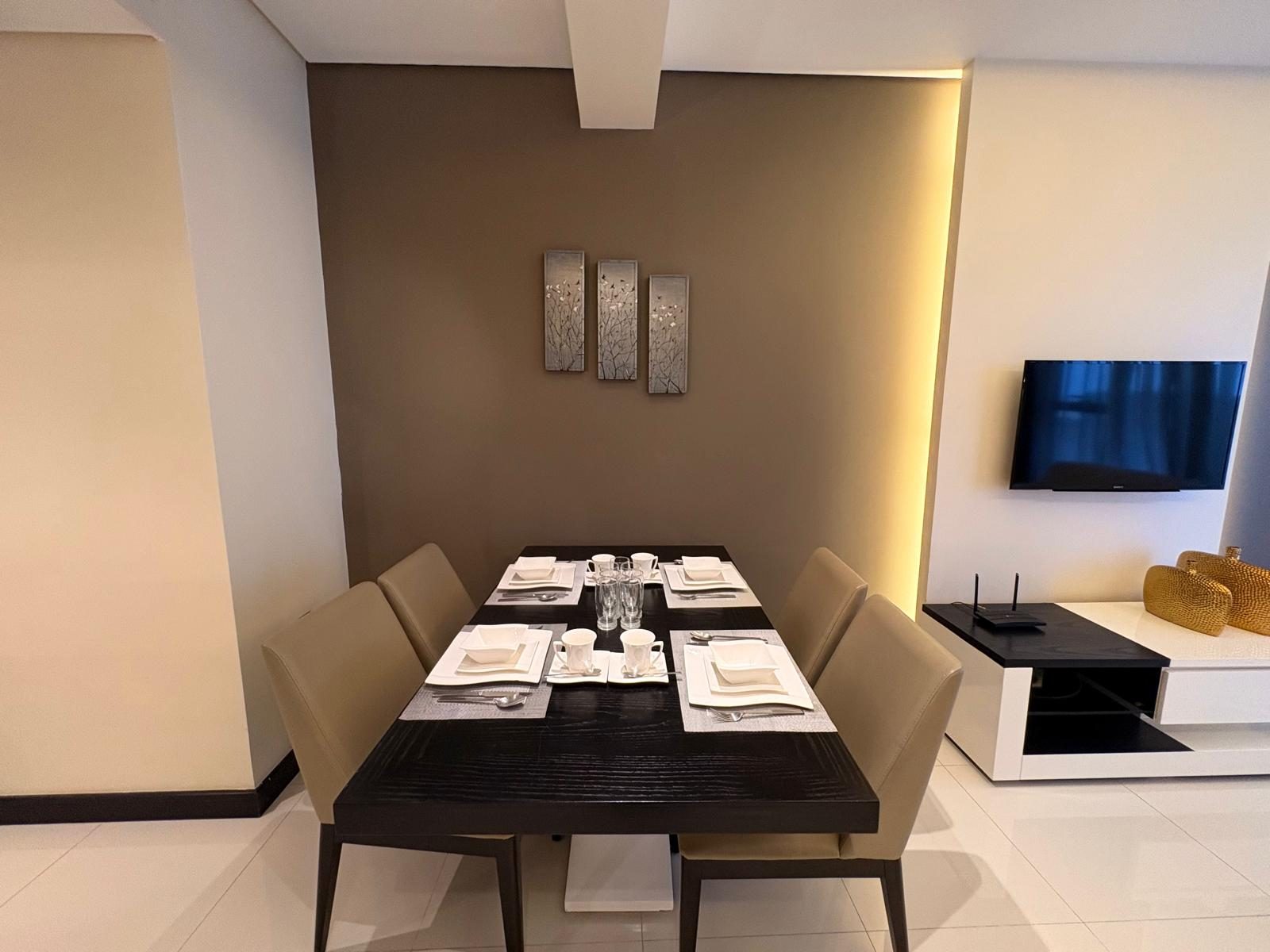 One Bedroom Apartment with Balcony and Water View