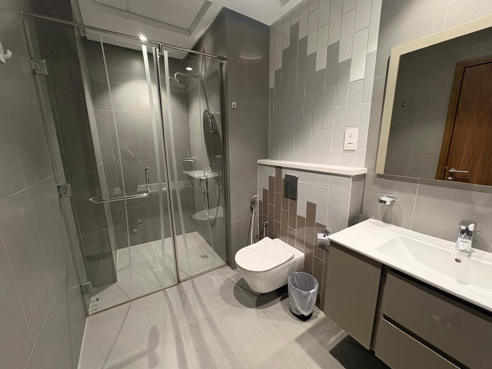 2-Bedroom Apartment with Water Views