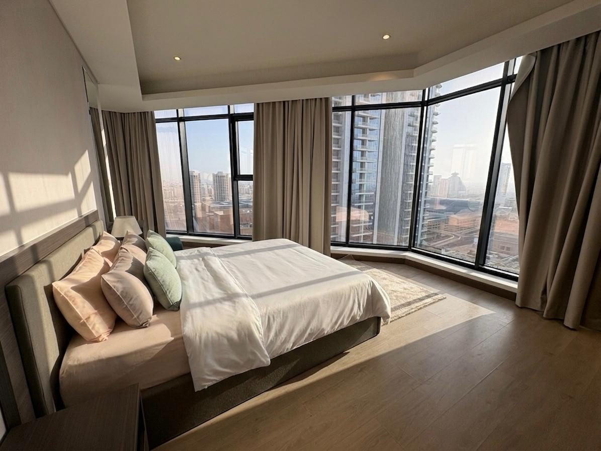 1 Bedroom Apartment with Water Views and Balcony