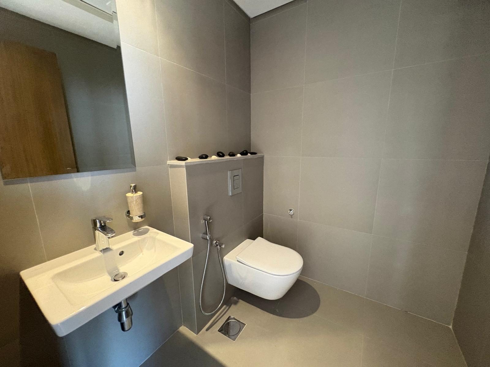 1 Bedroom Apartment with Water Views and Balcony