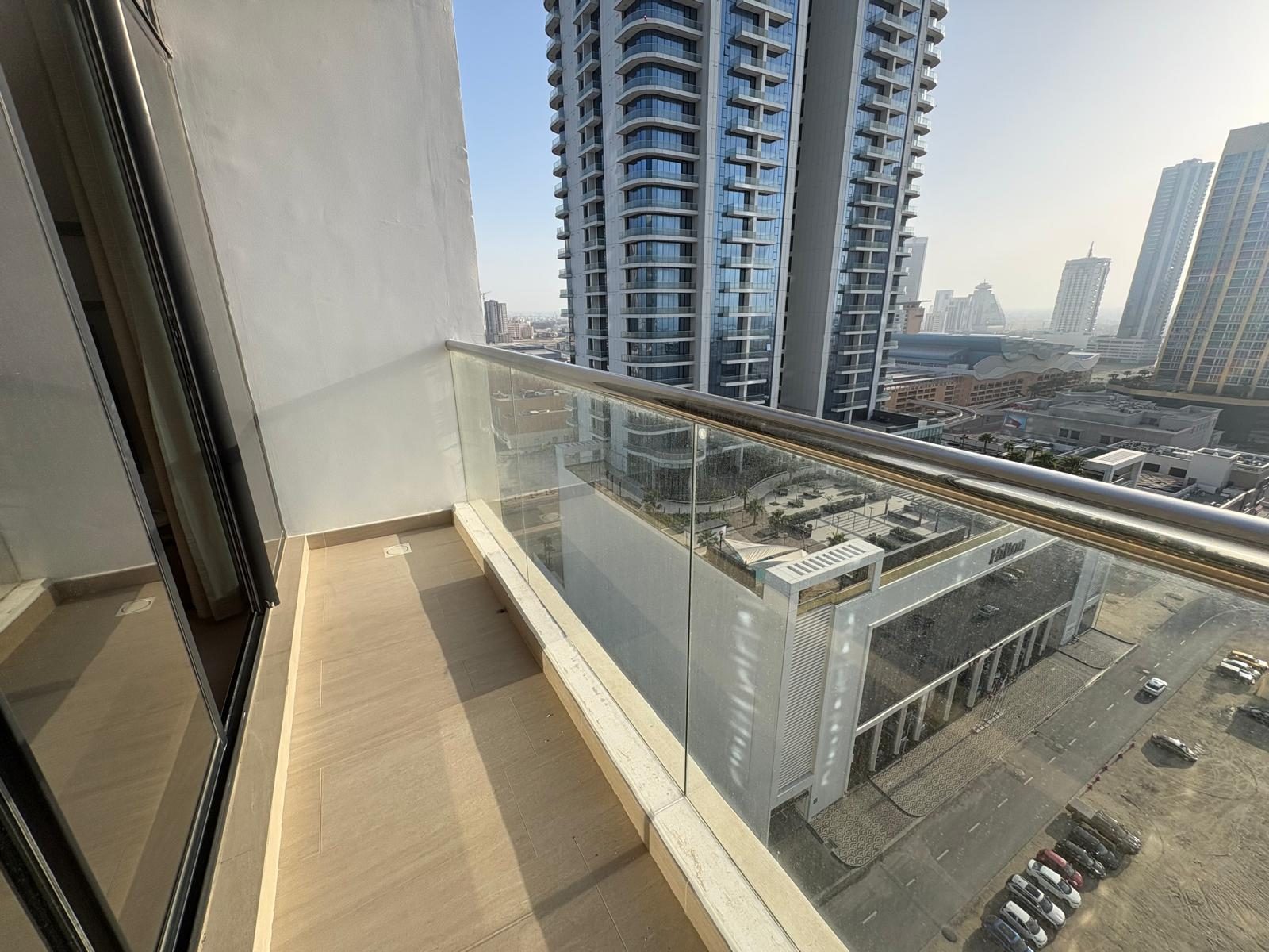 One-Bedroom Apartment with Water Views and Balcony