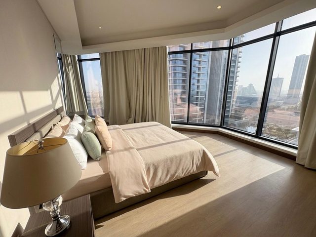 One-Bedroom Apartment with Water Views and Balcony