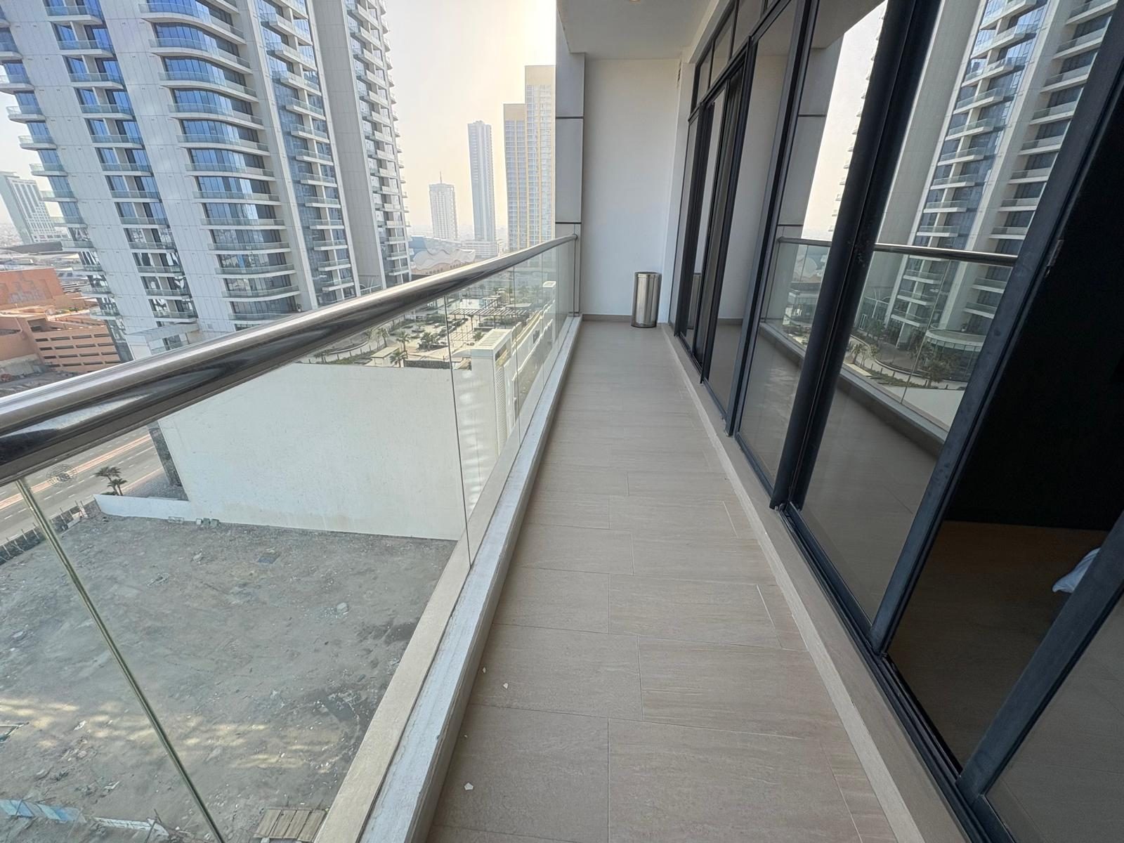 One Bedroom Apartment with Balcony and Pool