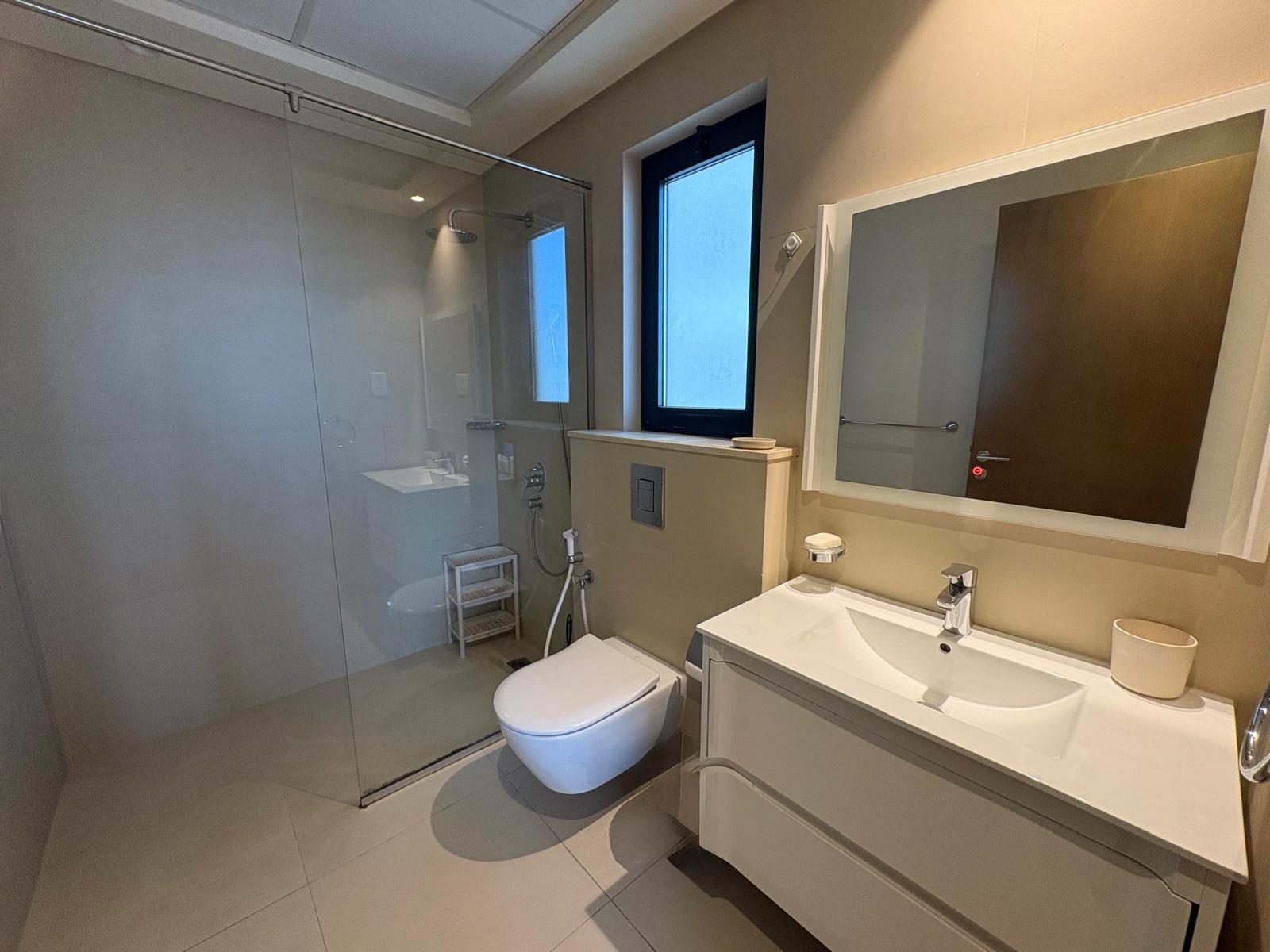 One Bedroom Apartment with Balcony and Pool